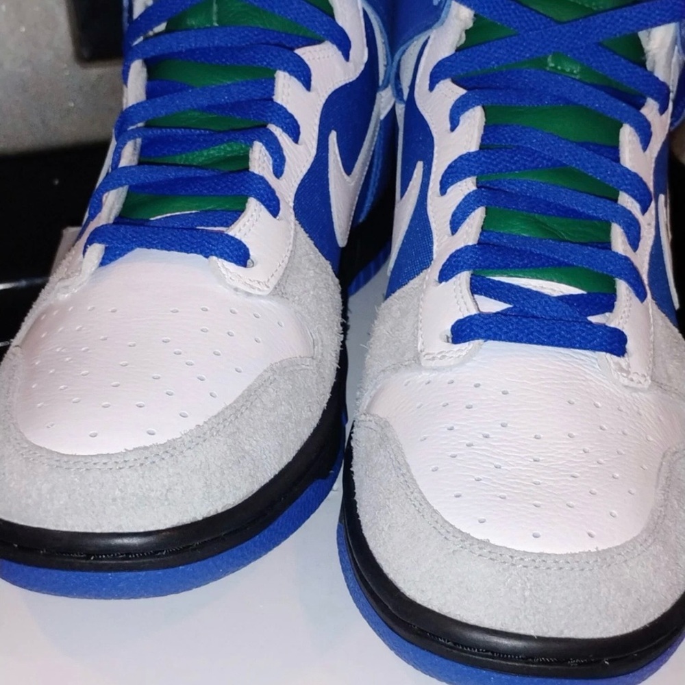 Brand New!!Men's Nike Dunks
Custom Dark Royal/Gray
White- Black- Size 11.5-